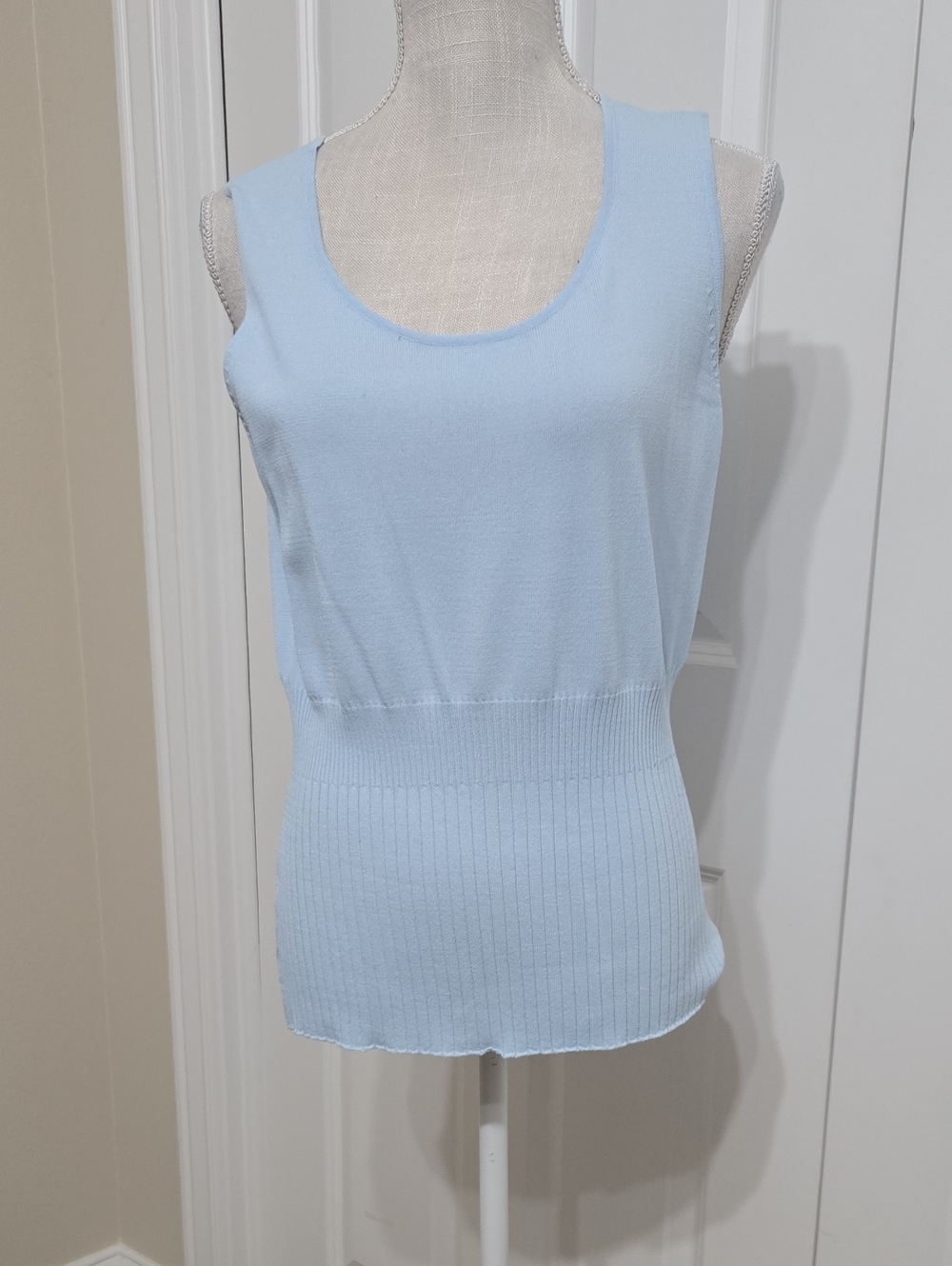 Baby Blue Knit Scoop Neck Sleeless Top Sz M NWOT